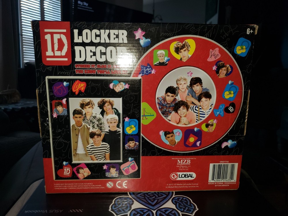 ONE DIRECTION MERCH 2 SETS LOCKER DECOR & Backstage Featuring ZAYN in Pkgs RARE