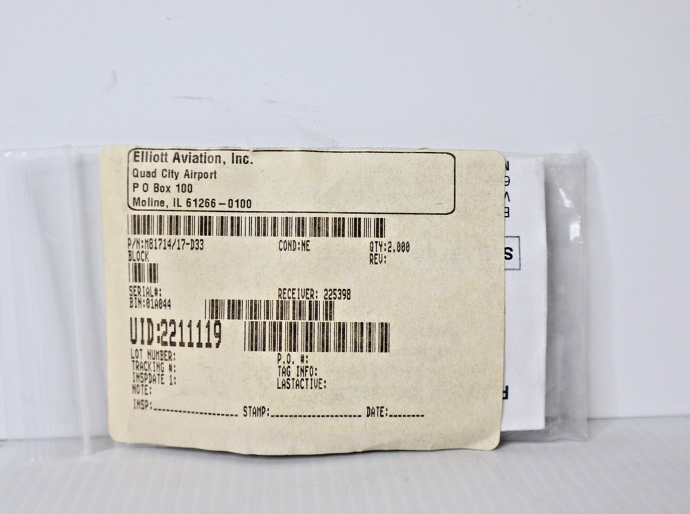 AMP M81714/17-D33 Terminal Block