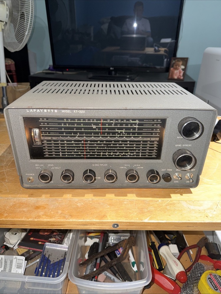 Lafayette Model KT-320 S.W. / Communications Receiver. Powers On -Untested