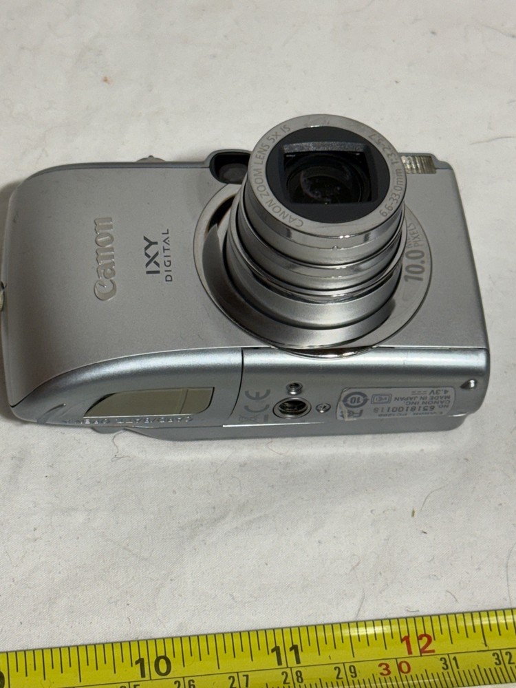 Canon Digital Camera IXY 820 IS With Leather Case