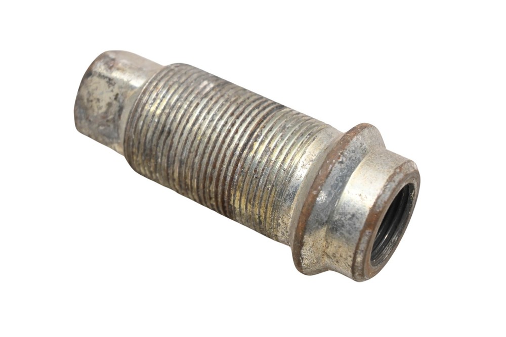 Mack 8235-R005978R Right Thread Wheel Inner Cap Nut