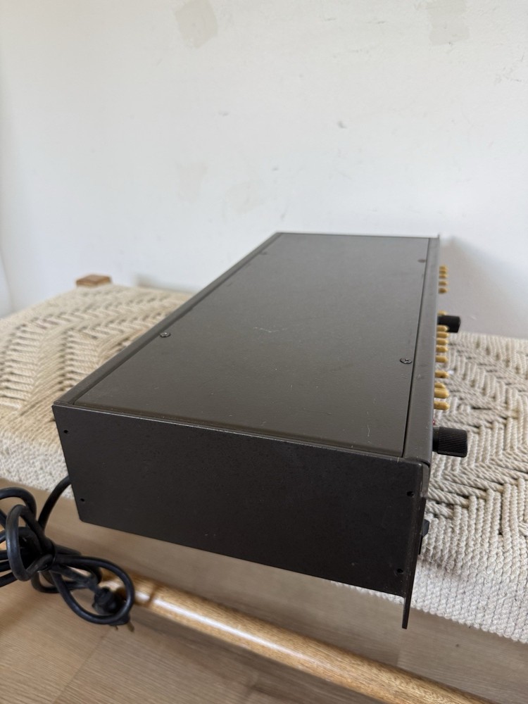 🍊EV Tapco 2 Channel 10 Band Graphic Equalizer EQ | Model 2202 WORKS!