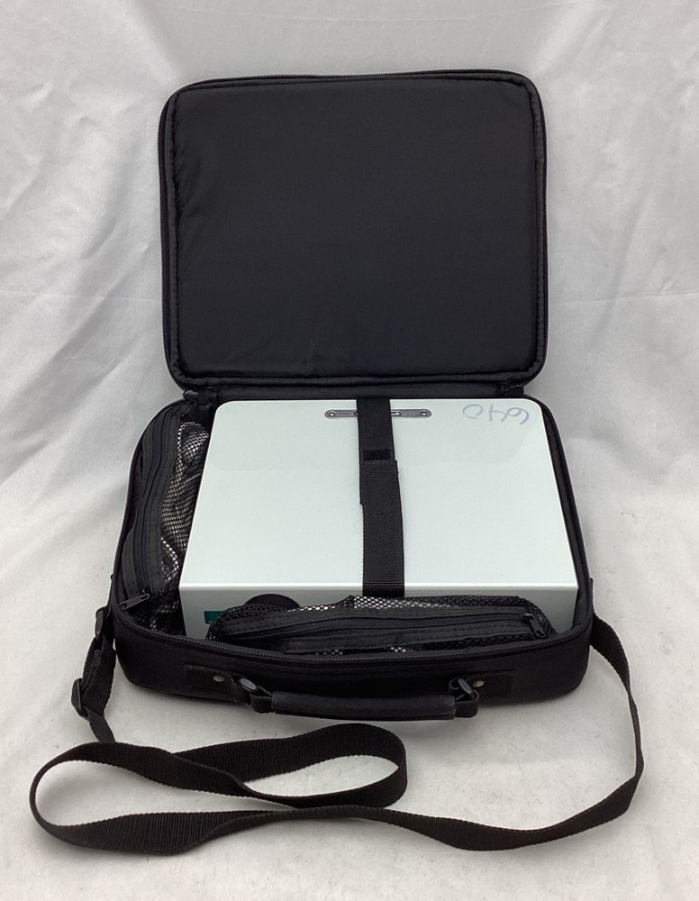 Sony Data Projector w/Remote Control, Cable, and carry case VPL-CS5 Ser. 49358