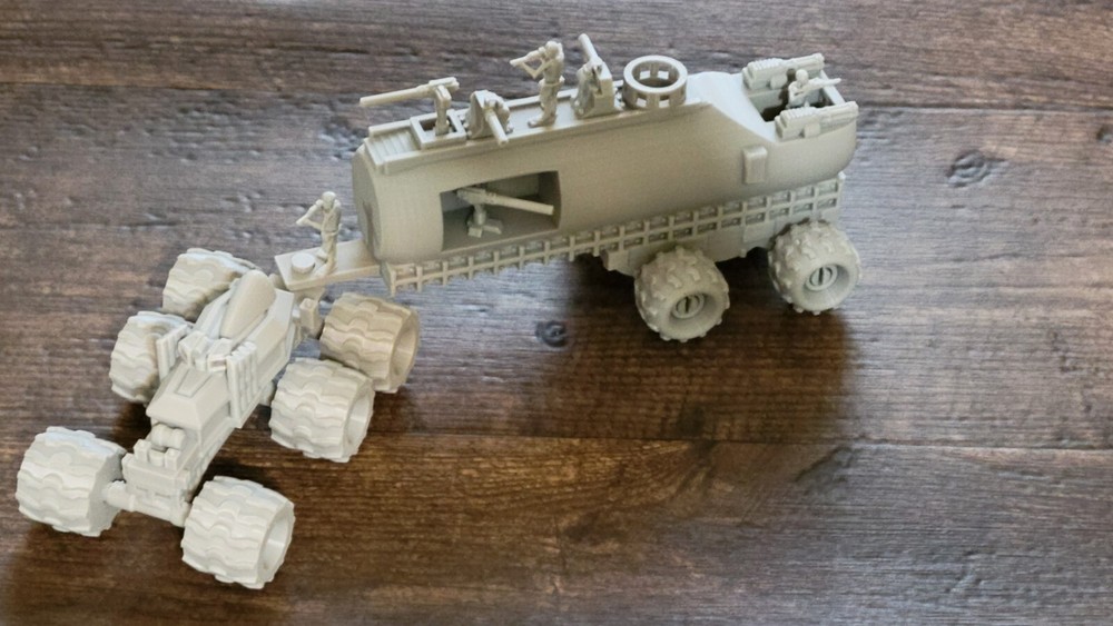 BIG HUGE WAR RIG, 3d printed. Wheels do roll.