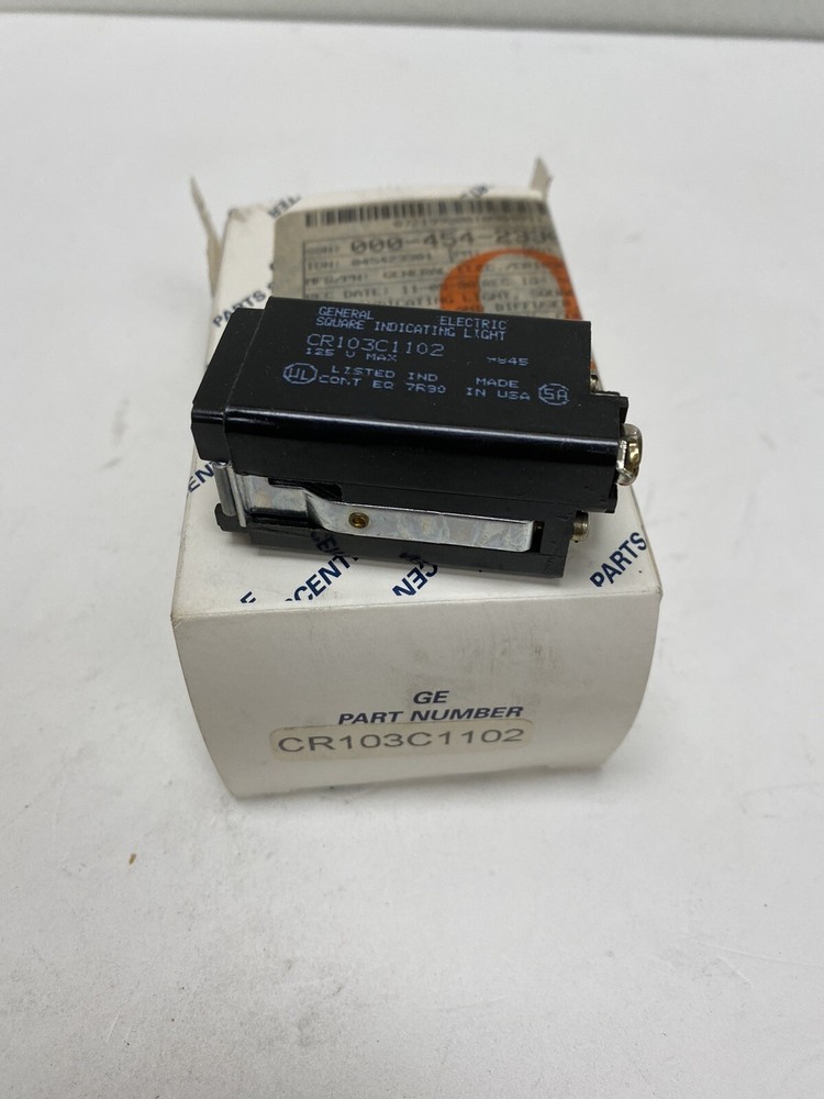 New General Electric CR103C1102 Square Indicator Light 125V Max