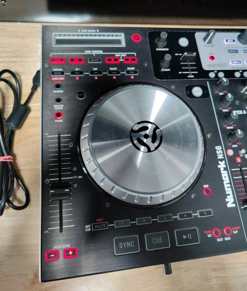 Numark NS6 4 Channel DJ Controller (READ)