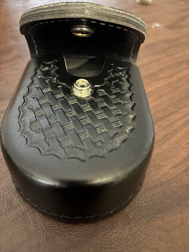 Safariland Handcuff case