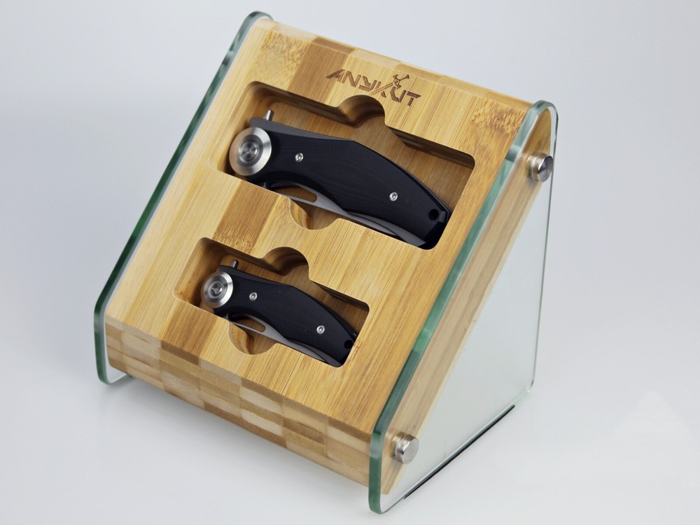 Pocket Knife Gift Set – 2 Knives, Leather Sheaths & Display Case, Engraving
