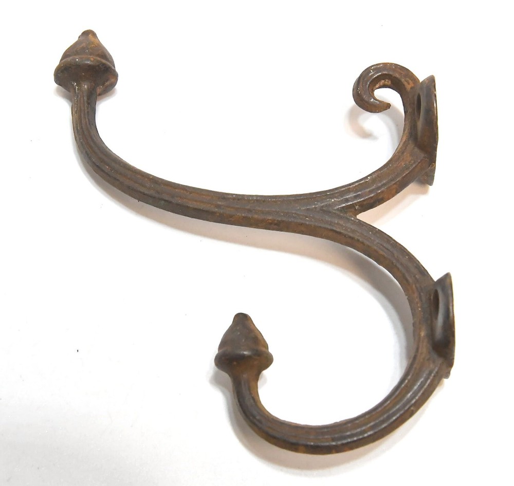 2 DIFFERENT VINTAGE METAL WALL COAT OR HAT HOOKS