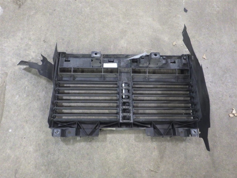 2019 Ram 1500 New Style Front Air Shutter