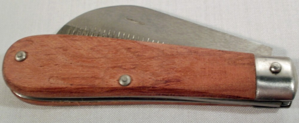 set of two Folding Stripping Combs #24405