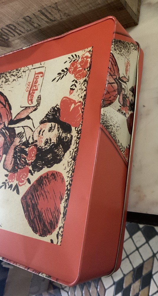LARGE LOACKER TIN BOX