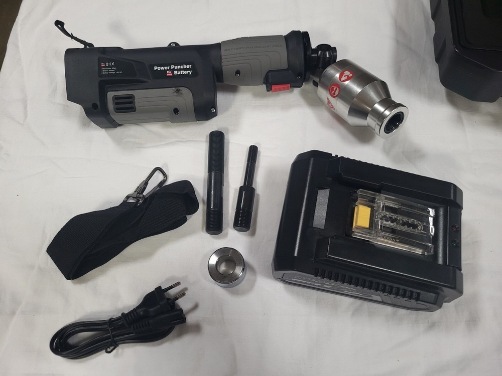 Rix Tools Battery Powered Pivoting & Swivel Head Hand Hydraulics Punch Kit