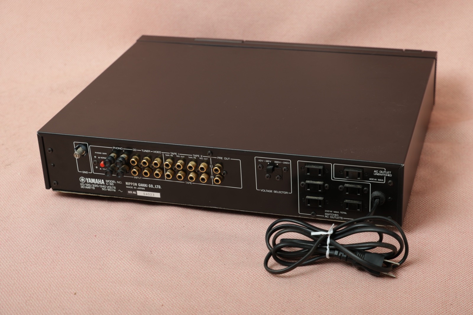 Yamaha C-65 Preamplifier Natural Sound Stereo Control Amplifier Made in Japan