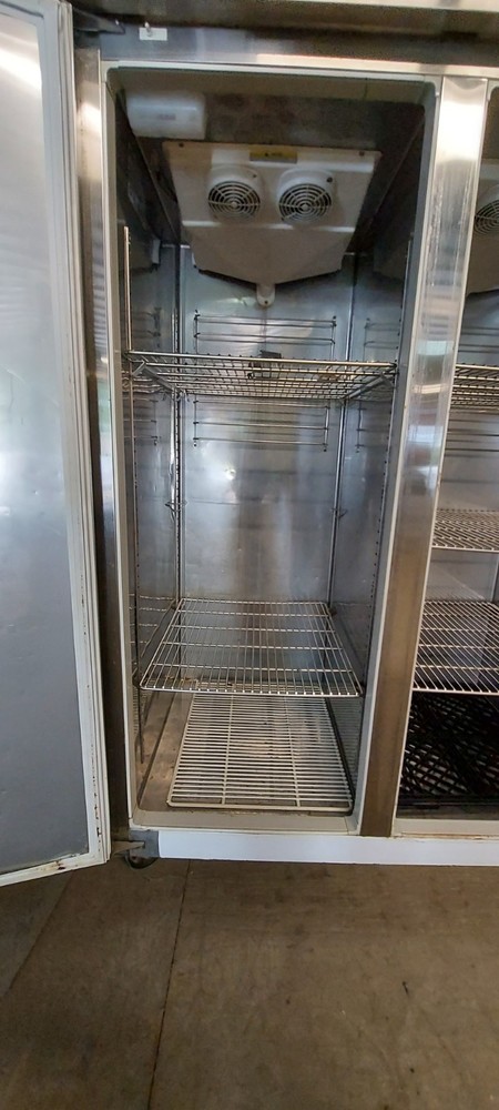 Everest Model ESRF2 Freezer/Refrigerator