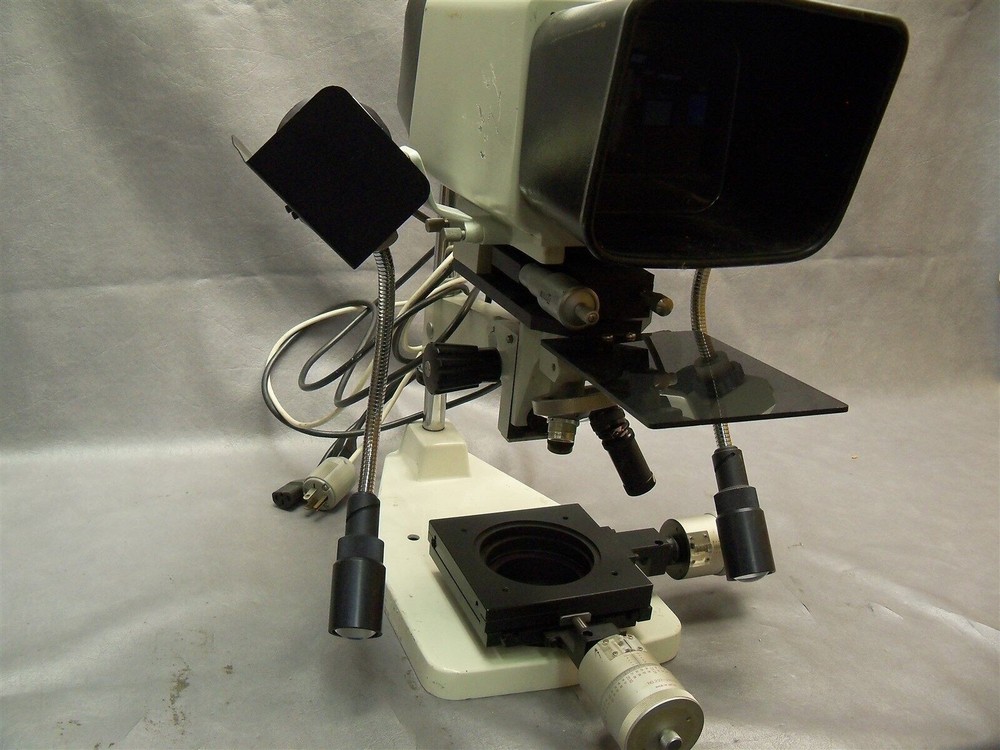 Dynascope 4950 Microscope 110V 60HZ - Missing Main Light Source