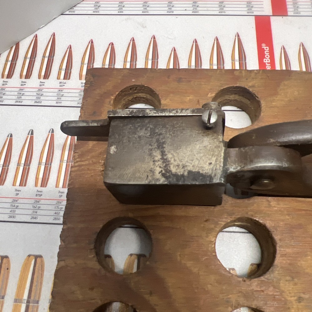 VTG 2 CAVITY BULLET MOLD TWO DIFF SIZE BULLET CHAMBERS & HANDLE WHATS IT ?