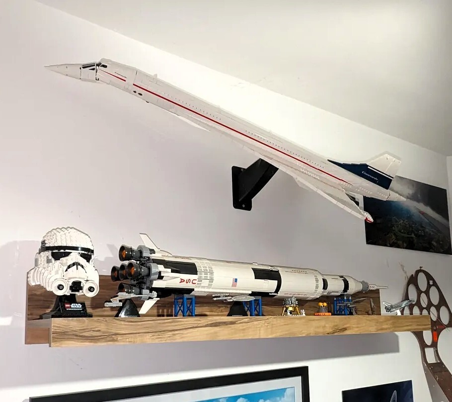 Angled Wall Mount Display for Lego Concorde 10318