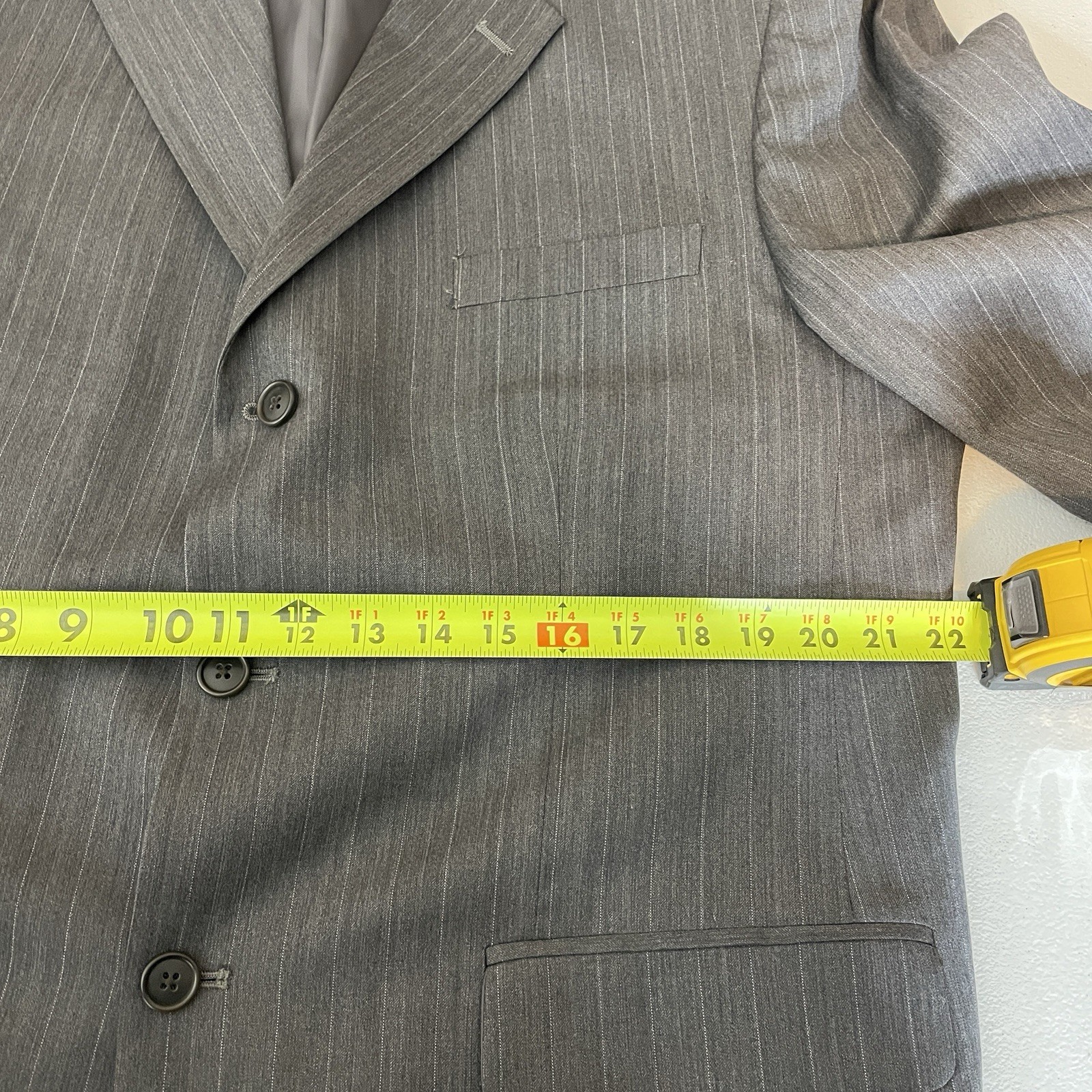 Lineage 2 Piece Suit Mens 44R 38x28 Gray Striped Wool Three Buttons Pants