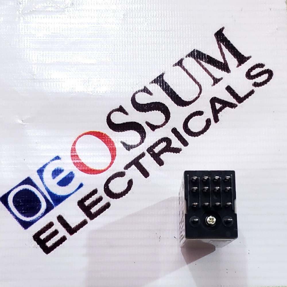 OMRON H3Y-4 ELECTRIONIC TIMER 30S TIMING VOLTAGE 24VDC FREE FAST SHIPPING