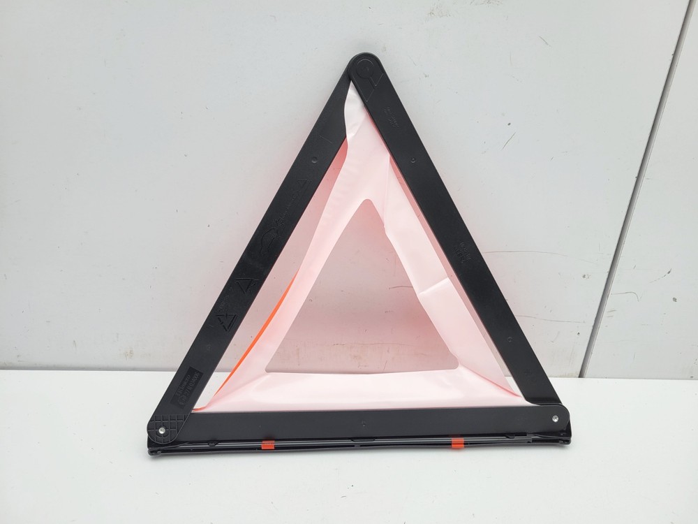 AUDI A4 B9 2017 HAZARD WARNING TRIANGLE 8T0860251