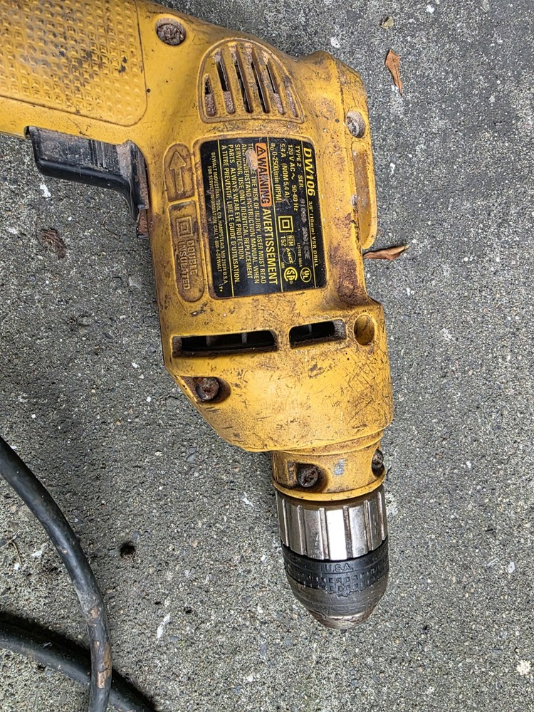 DEWALT DW106 VSR Variable Speed 3/8" Keyless Chuck Corded Drill