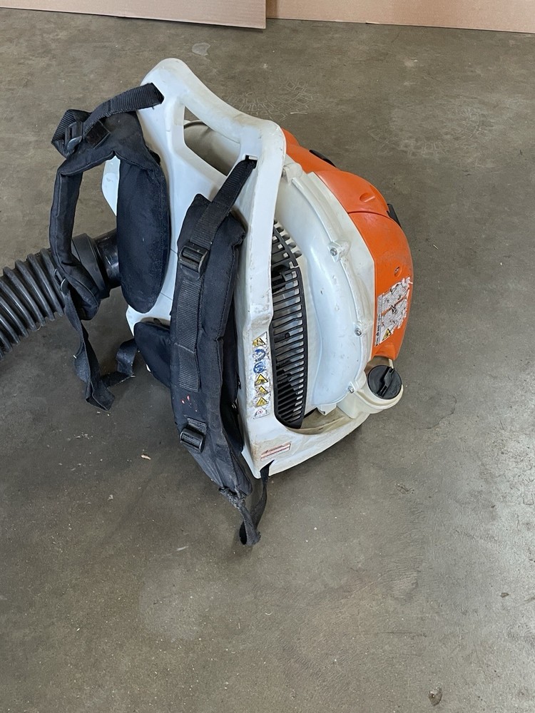 STIHL BR600 Backpack Leaf Blower -STARTS UP & RUNS- 65cc Unit READ NOTES🍃