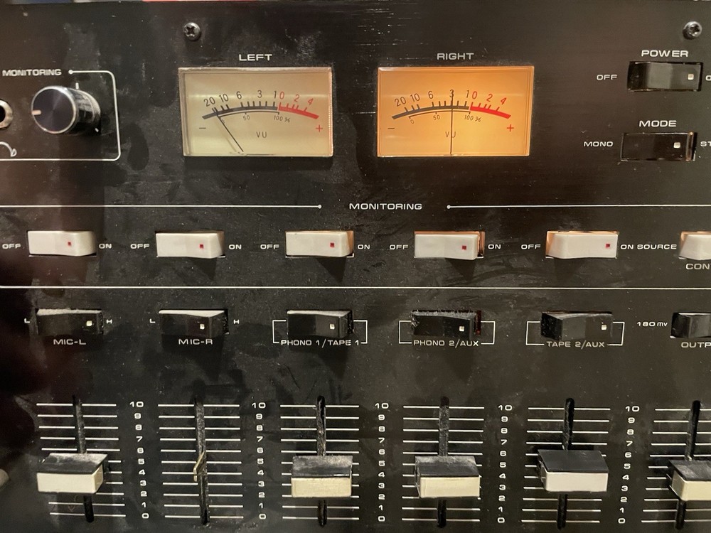 Spectrum Universal Stereo Mixer-Not Tested…Powers On