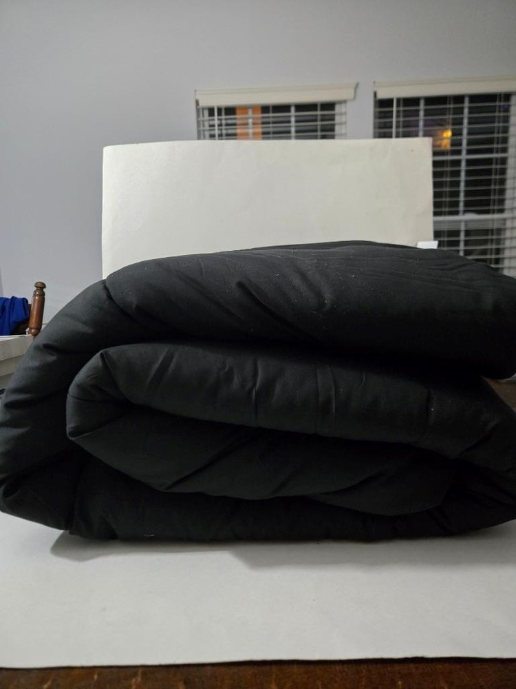 Royal Luxe Color Down Alternative Light Warmth Microfiber Full/Queen Comforter
