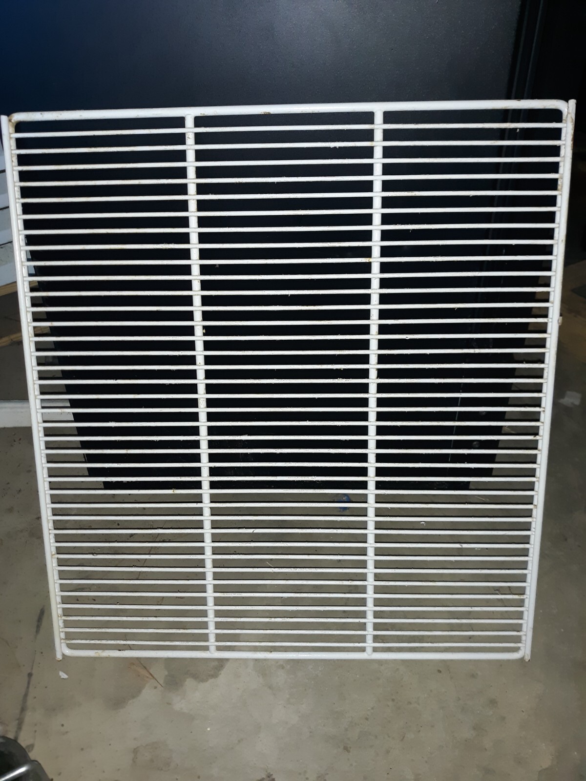 True Shelf GDM-49 OR GDM-49F wire shelf white used.