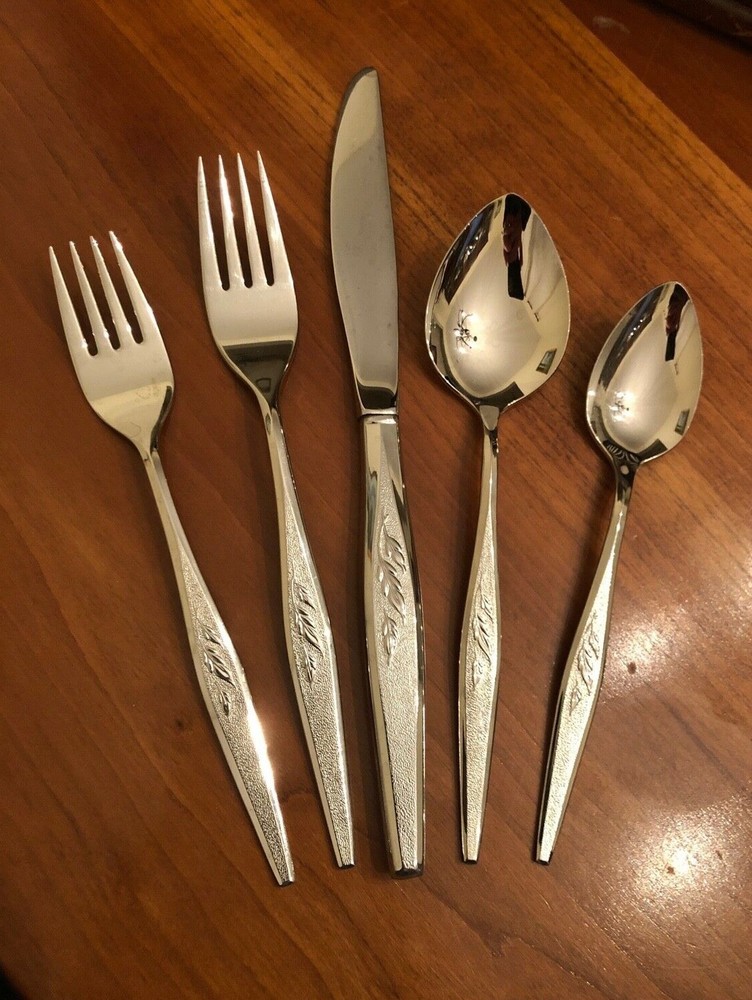 Oneida Community WOODMERE stainless flatware  - Choice