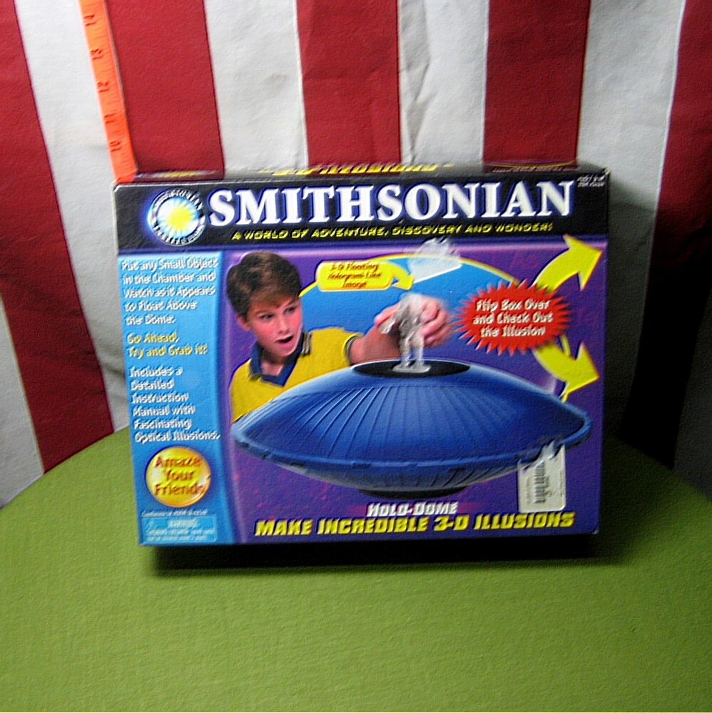SMITHSONIAN Holo-Dome science toy 3D illusions w/ box NASA Space Shuttle