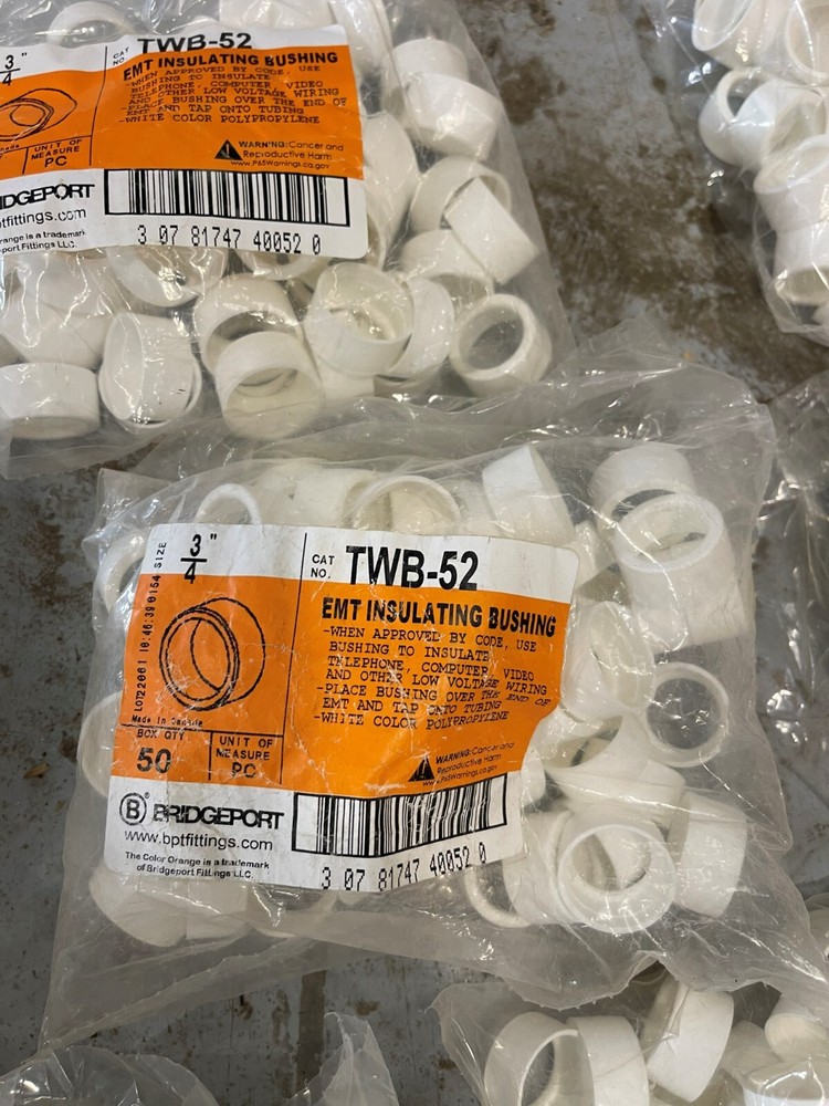 TWB-52 3/4" EMT insulating plastic bushing