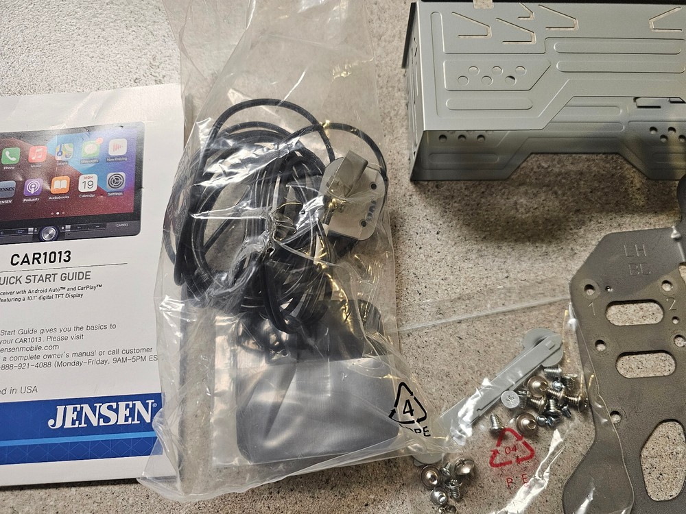 Jensen CAR1013 ALL ACCESORIES ONLY. MISSING STEREO ONLY. READ.
