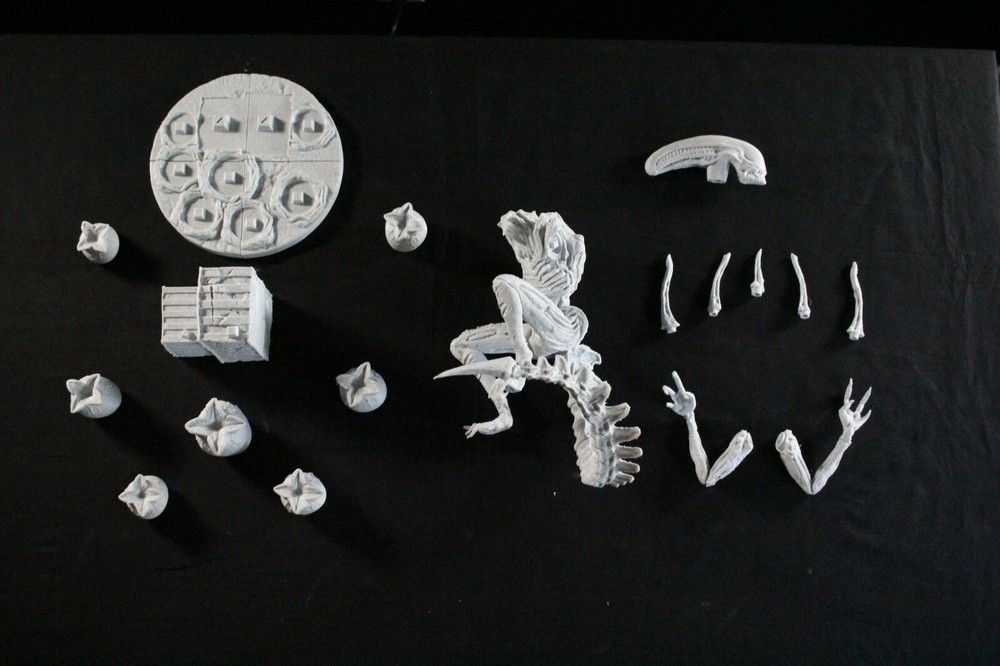 Alien Xenomorph With Eggs Unpainted 3D Print Model Kit