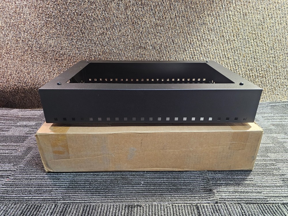 Strata ST11602111 Rectangular Base Unit 24.5" x 16.5" x 5.25"H w/Protective Case