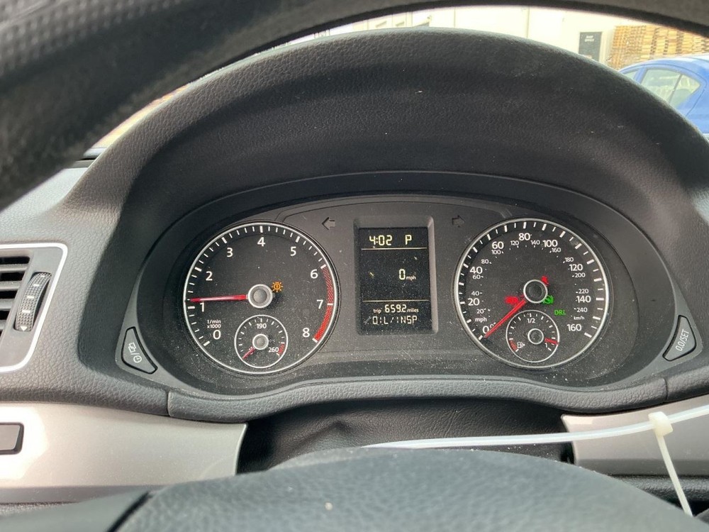 PASSAT 2015 Glove Box 4936879