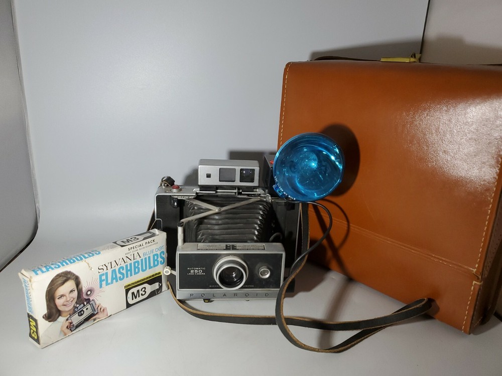 Vintage Land Camera Model 250-Flash-Leather Case