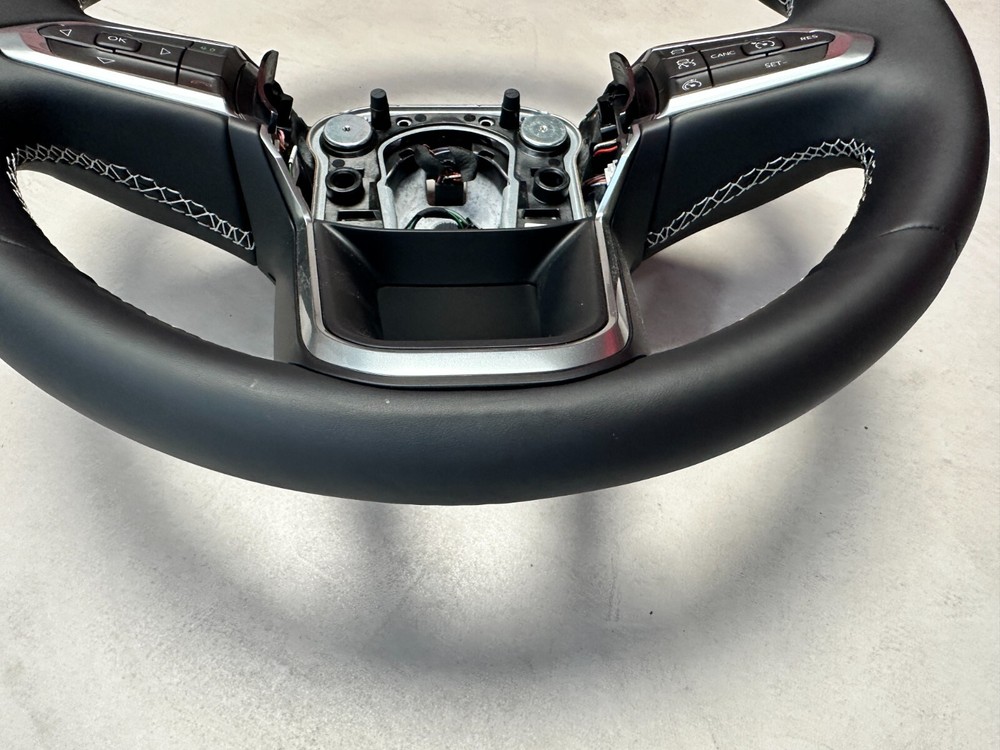 JEEP STEERING WHEEL LEATHER MULTI FUNCTION LEATHER STEERING WHEEL GENUINE NEW...