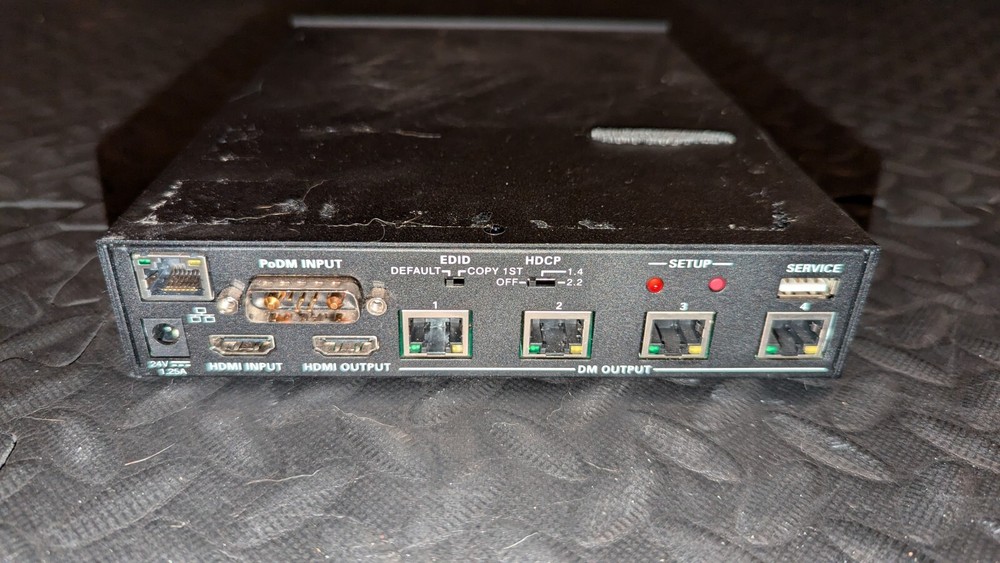 Crestron DM-DA4-4K-C Distribution Amplifier Splitter