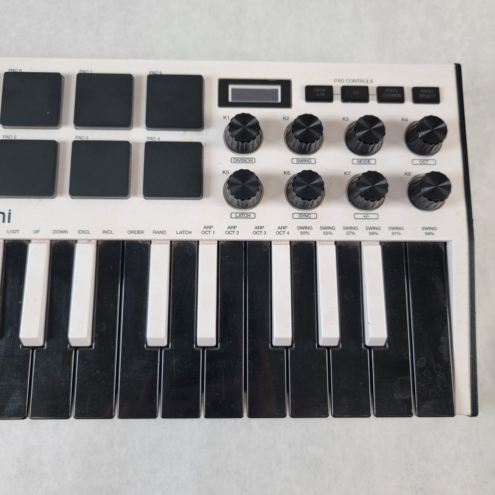 Akai MPK mini MK3 Electronic Professional Keyboard Controller Music Untested