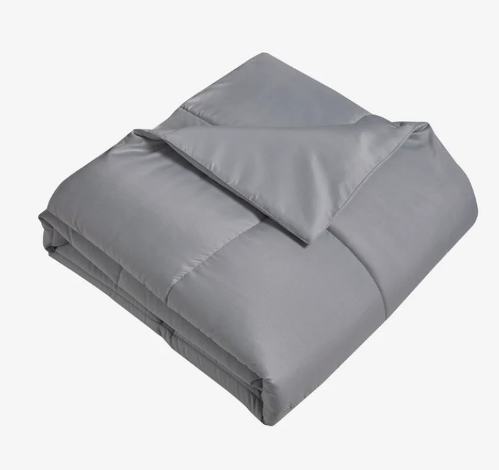 Royal Luxe Lightweight Microfiber Down Alternative Full/Queen Comforter Platinum