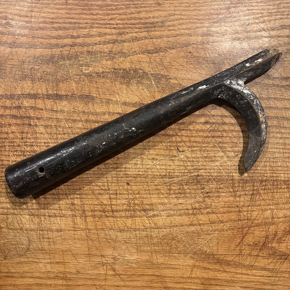 Vintage FIREMAN PIKE POLE TIP HOOK