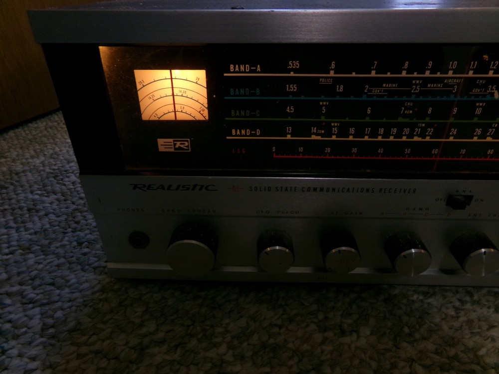 Realistic DX-150A Communications Receiver - Powers Up