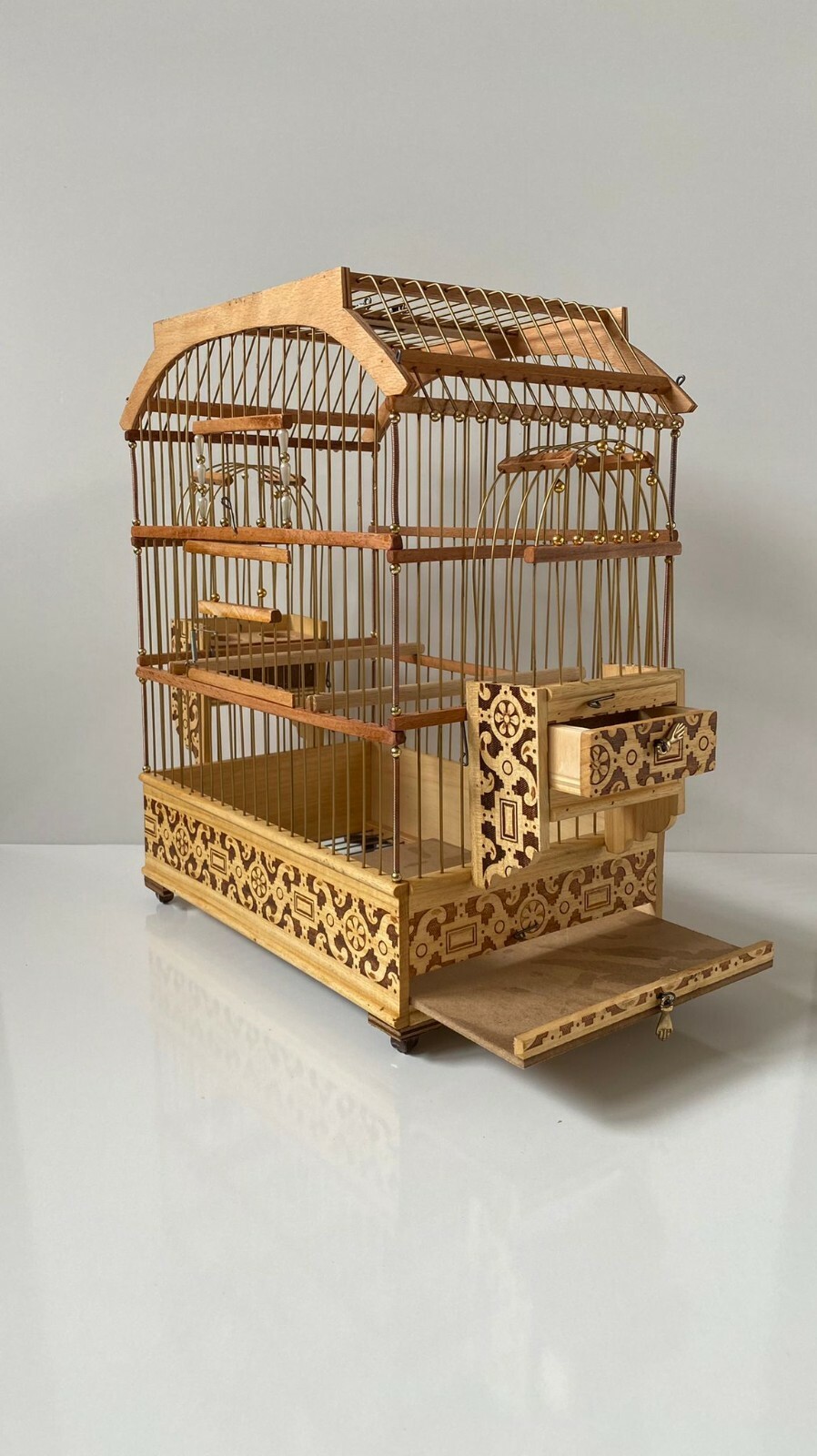 WOODEN BIRD CAGE / PARAKEET / CANARY / FINCH
