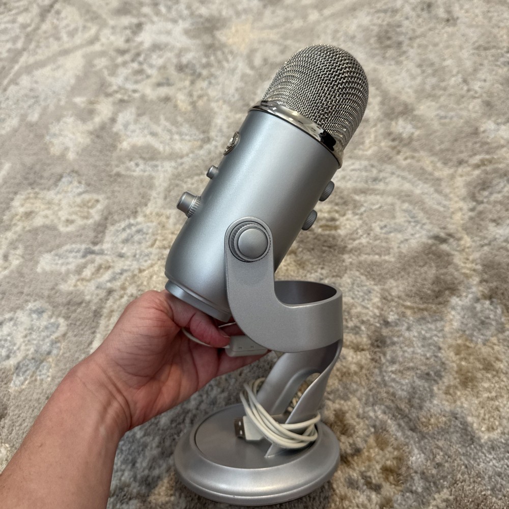Logitech Blue Yeti USB Microphone Silver With Stand Tested Working