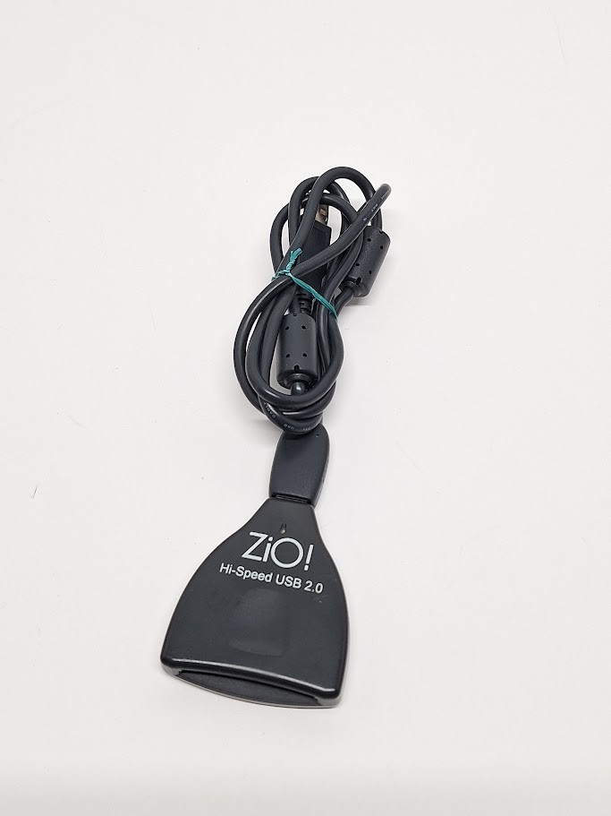 ZiO! CompactFlash (SmartMedia) Card Reader/Writer for Mac OS, Windows 98 & 2000.