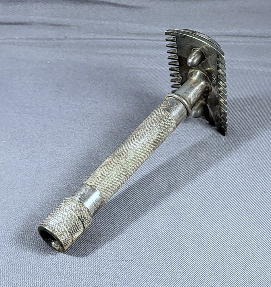 NIce Gillette Old Type - Single Ring - Razor - 1918 - Clean