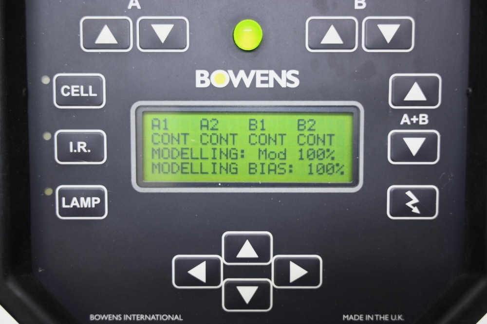 Bowens QuadX 3000 power pack