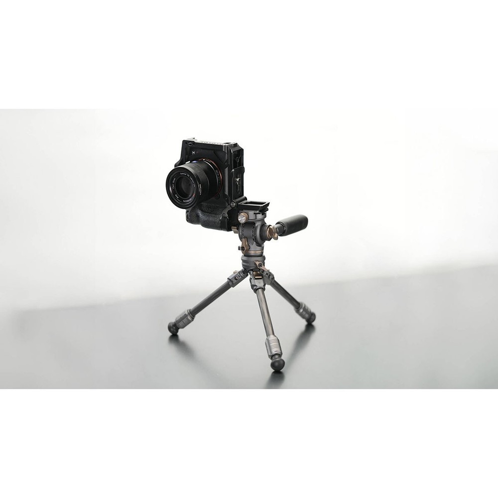 Tilta Four-Way Foldable Arca-Swiss Quick Release Baseplate, Black